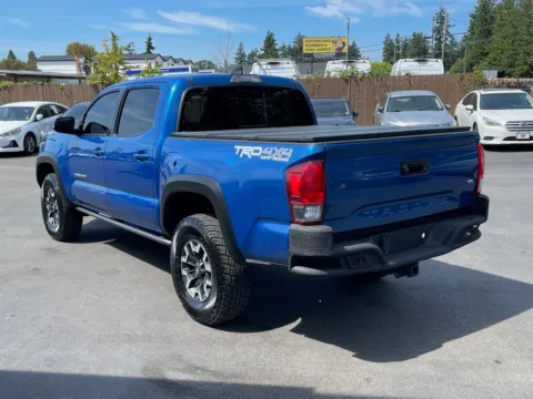 More photos of 2017 Toyota Tacoma TRD Off-Road at 9999 Auto Center, WA
