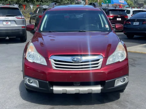 Photos of 2012 Subaru Outback 3.6R for sale in Lakewood, WA at 9999 Auto Center