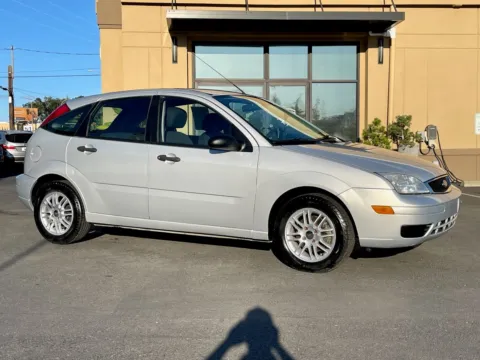 Silver 2007 Ford Focus SES for sale in Lakewood, WA