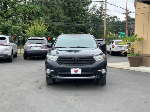 Another view of 2012 Toyota Highlander SE for sale in Lakewood, WA at 9999 Auto Center
