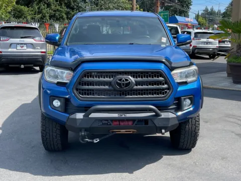 Photos of 2017 Toyota Tacoma TRD Off-Road for sale in Lakewood, WA at 9999 Auto Center