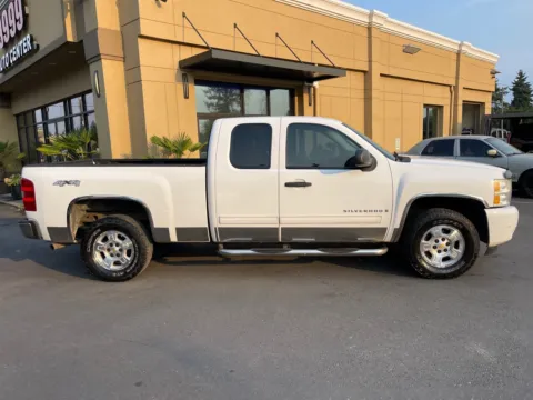 More photos of 2009 Chevrolet Silverado 1500 LT at 9999 Auto Center, WA