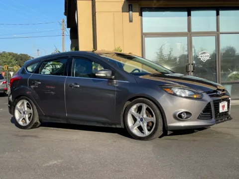 Gray 2014 Ford Focus Titanium for sale in Lakewood, WA