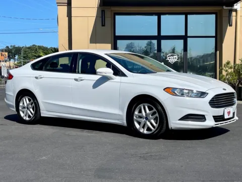 White 2016 Ford Fusion SE for sale in Lakewood, WA