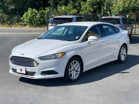 Another view of 2016 Ford Fusion SE for sale in Lakewood, WA at 9999 Auto Center