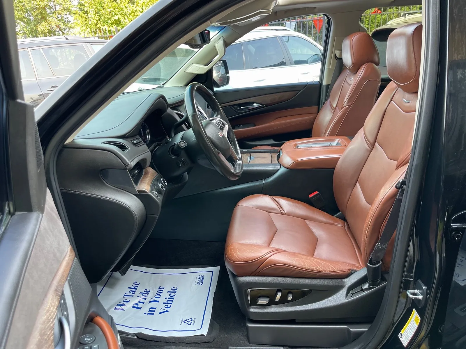 2016 Cadillac Escalade Premium photo 4