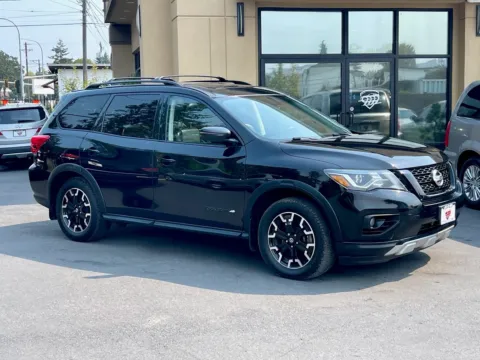 Black 2019 Nissan Pathfinder SL for sale in Lakewood, WA