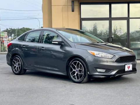 Gray 2016 Ford Focus SE for sale in Lakewood, WA