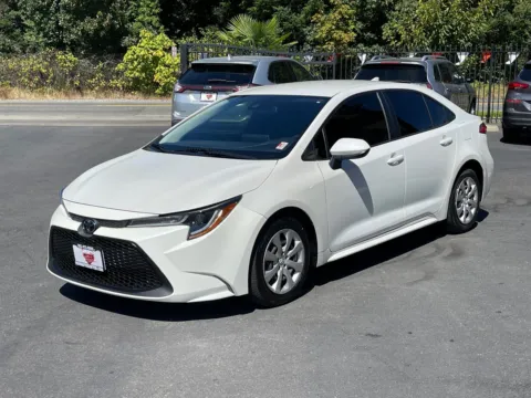 More photos of 2020 Toyota Corolla LE at 9999 Auto Center, WA