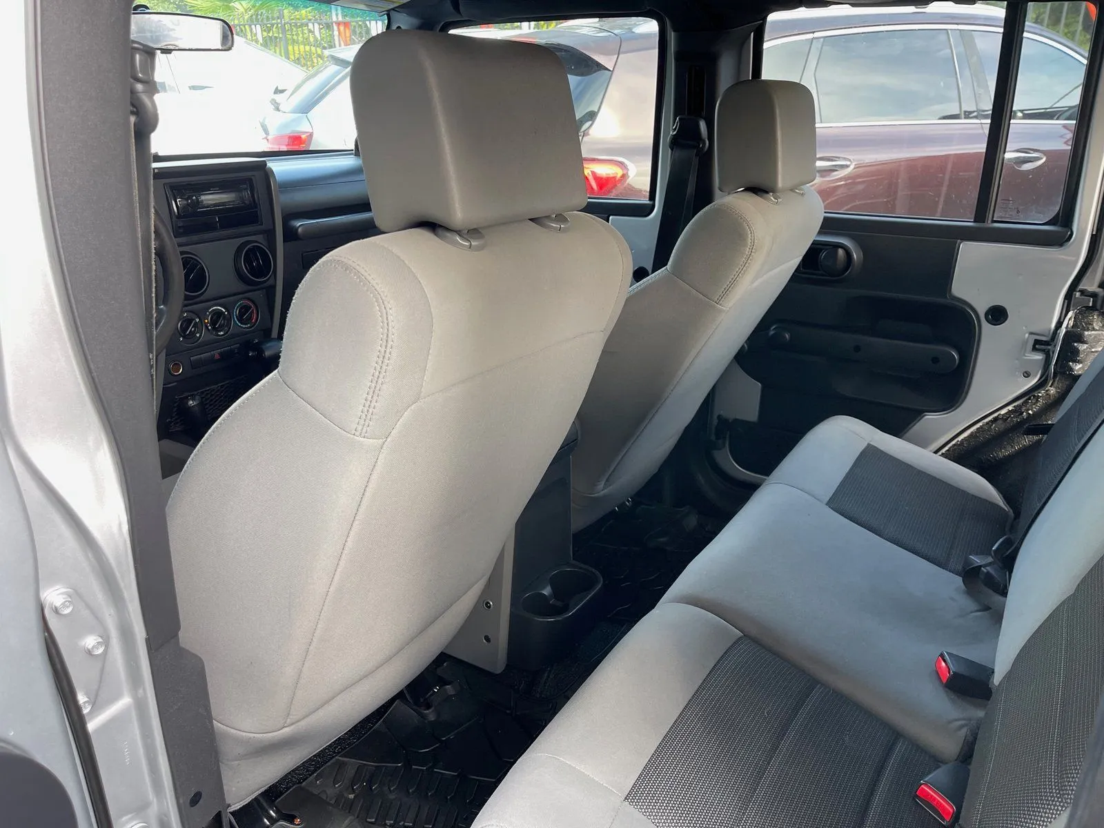 Jeep Wrangler photo 16