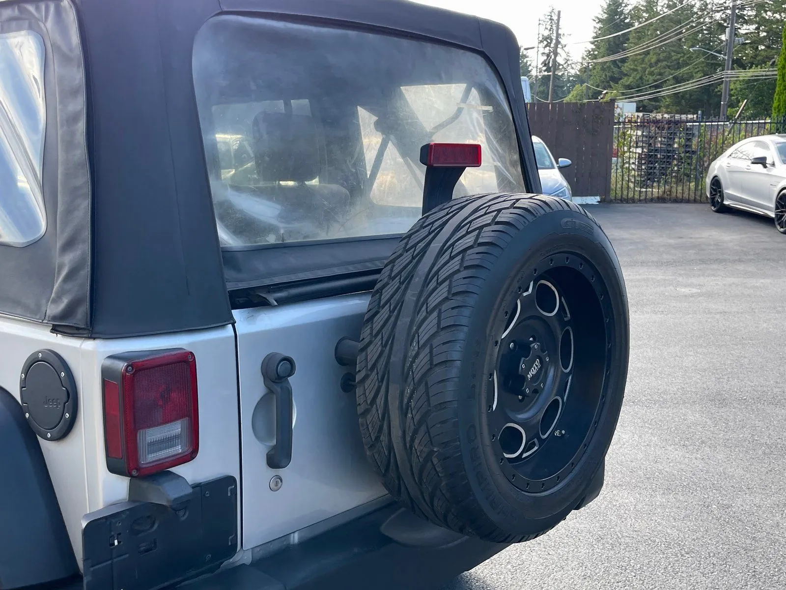 Jeep Wrangler photo 6