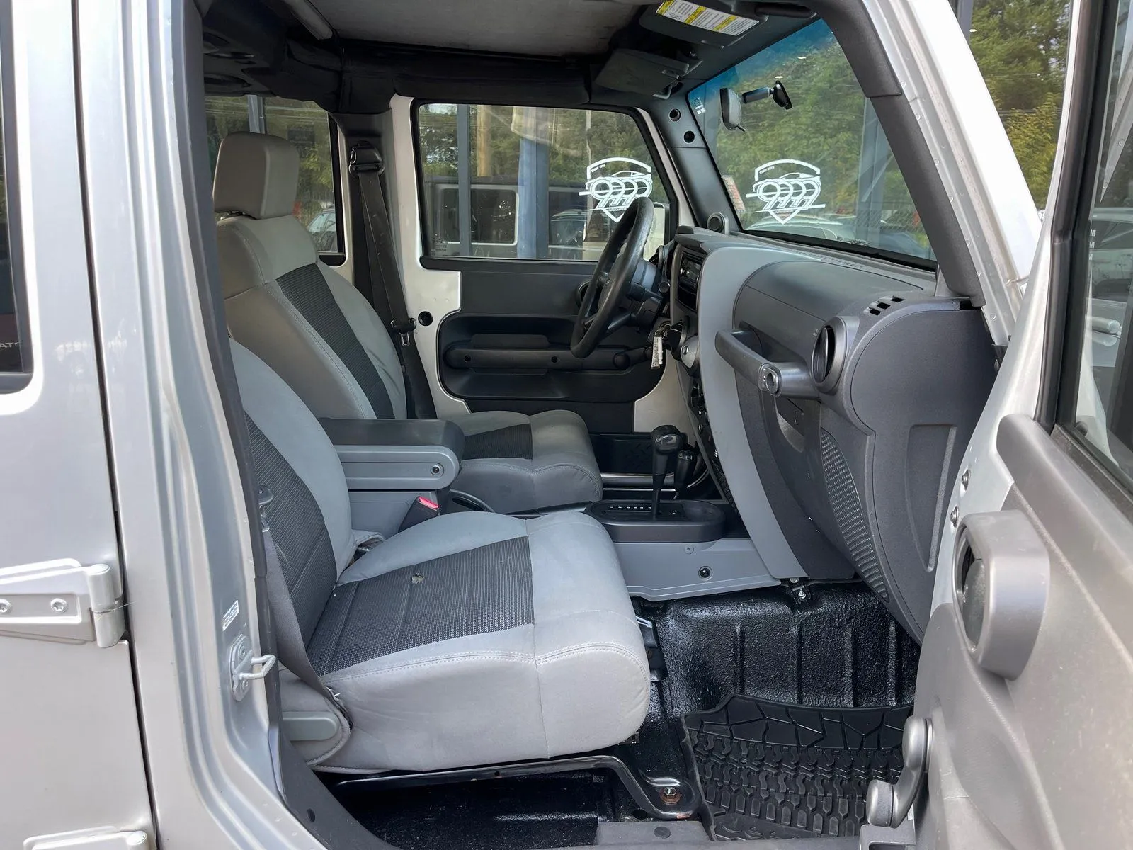 Jeep Wrangler photo 20