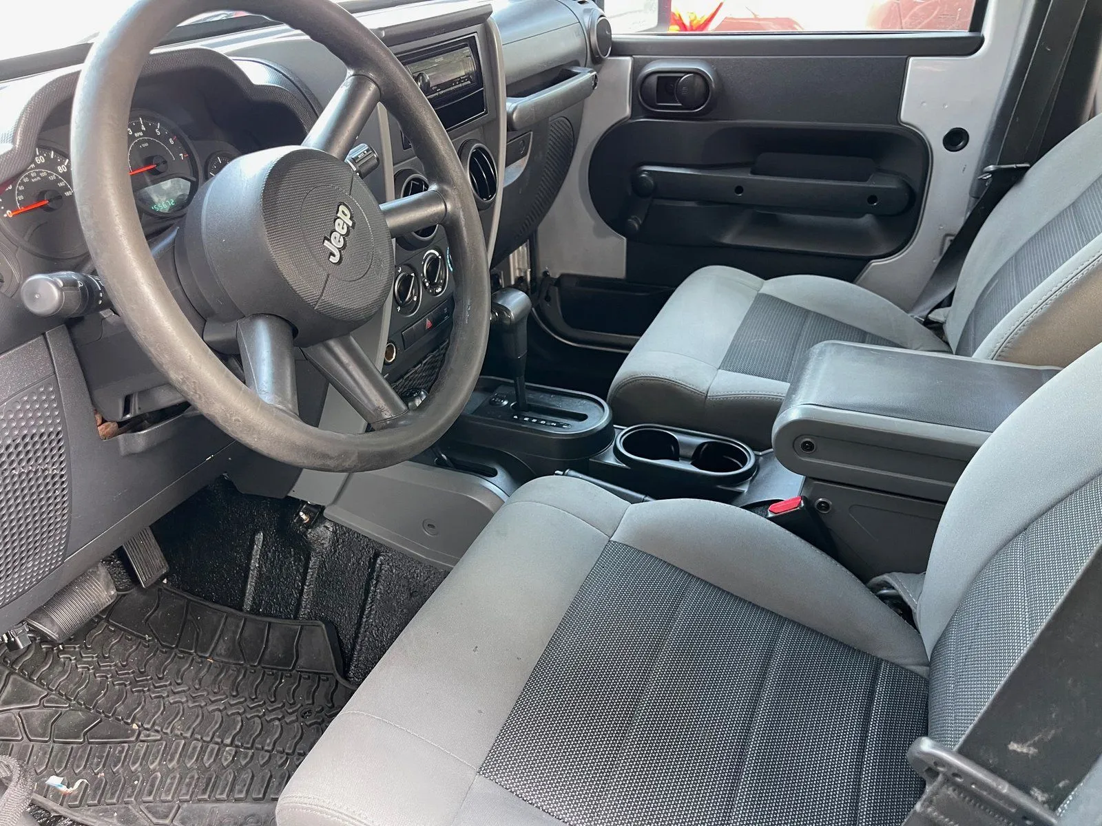Jeep Wrangler photo 11