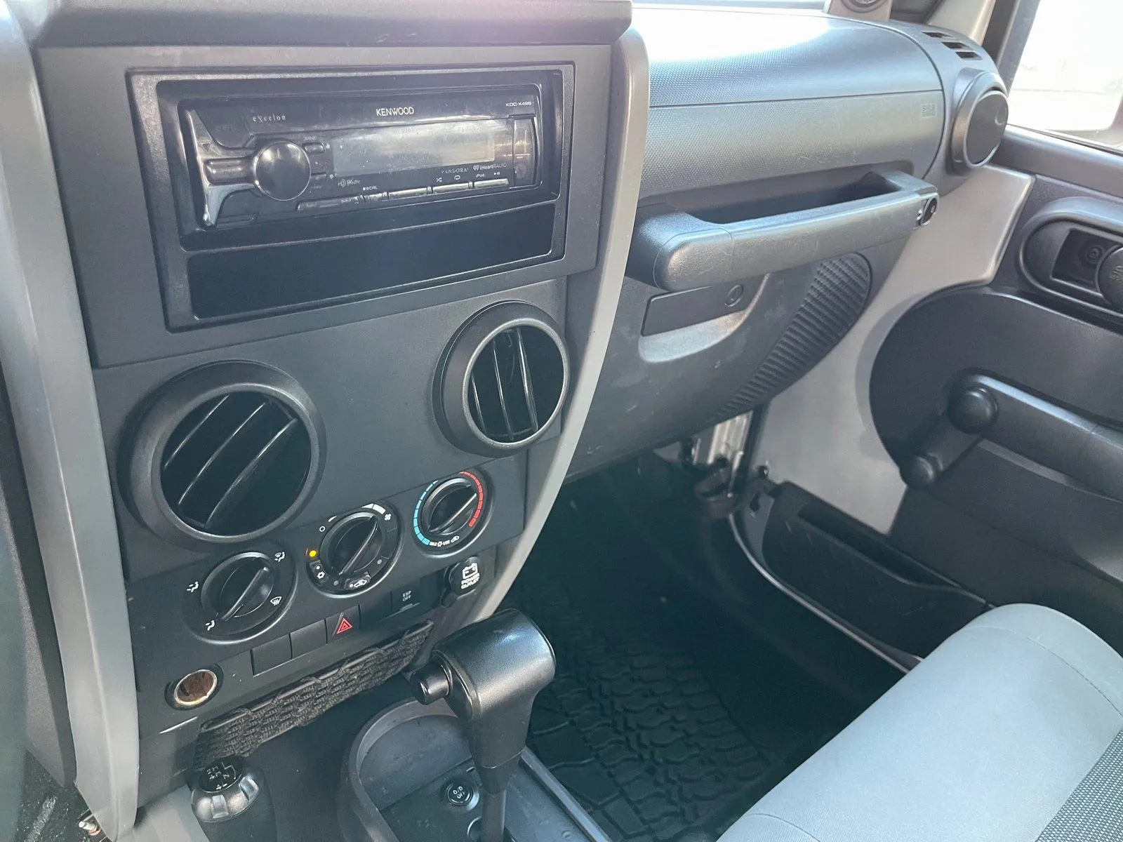 Jeep Wrangler photo 26