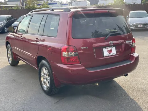 More photos of 2007 Toyota Highlander at 9999 Auto Center, WA