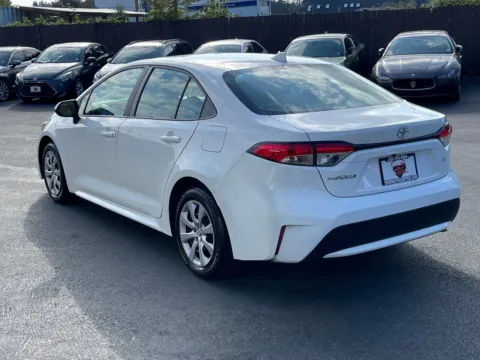 More photos of 2020 Toyota Corolla LE at 9999 Auto Center, WA