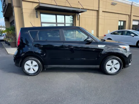 Another view of 2016 Kia Soul EV for sale in Lakewood, WA at 9999 Auto Center