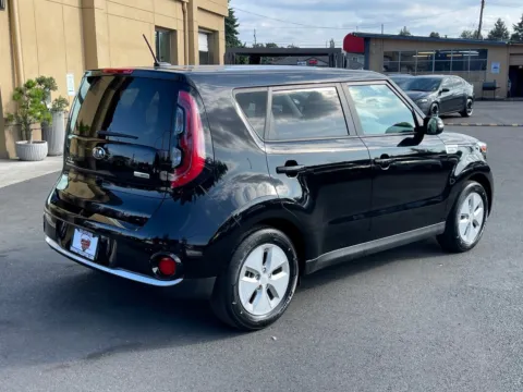 More photos of 2016 Kia Soul EV at 9999 Auto Center, WA