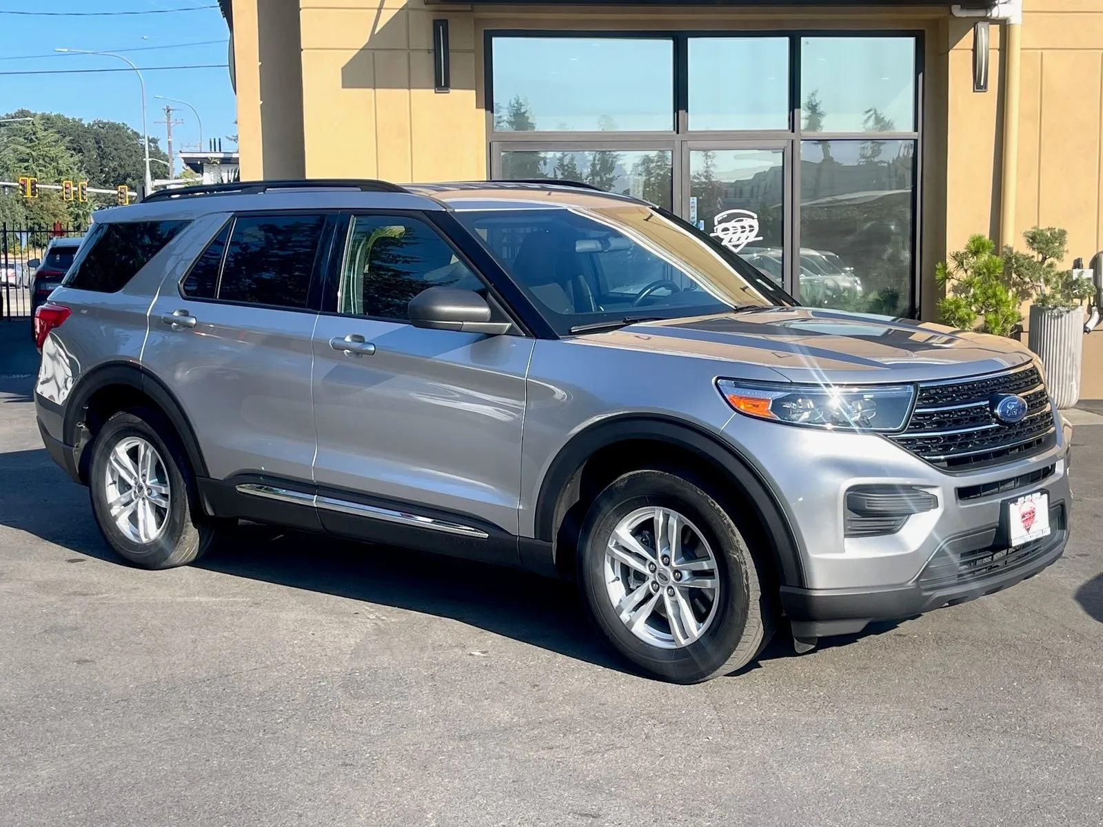 Silver 2020 Ford Explorer XLT for sale in Lakewood, WA