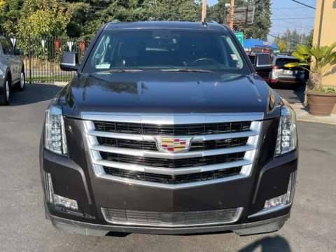 More photos of 2017 Cadillac Escalade ESV Premium at 9999 Auto Center, WA