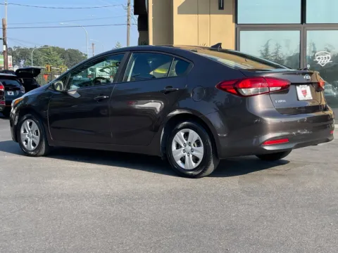 More photos of 2017 Kia Forte LX at 9999 Auto Center, WA