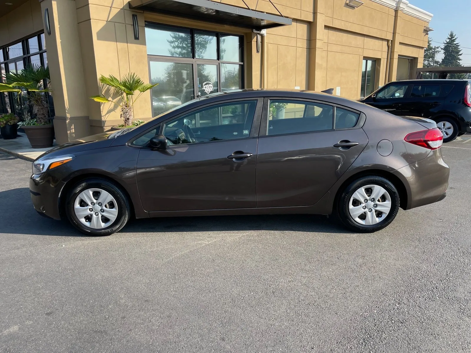 2017 Kia Forte LX Base photo 3