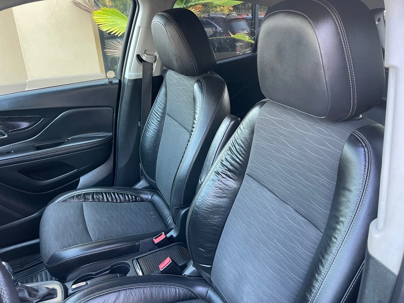 2016 Buick Encore Base photo 5