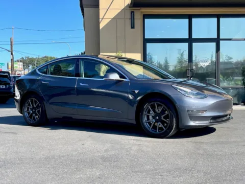 Silver 2020 Tesla Model 3 Standard Range Plus for sale in Lakewood, WA