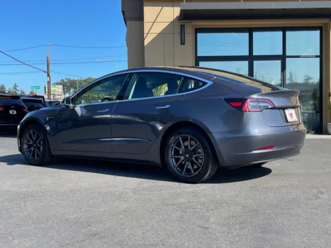 More photos of 2020 Tesla Model 3 Standard Range Plus at 9999 Auto Center, WA