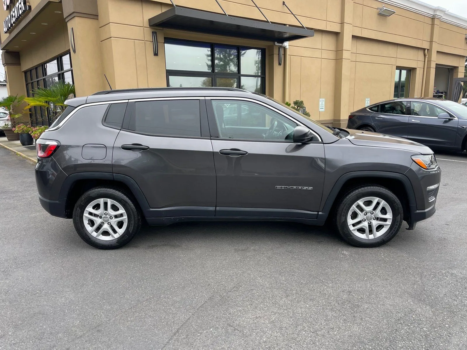 Jeep Compass photo 8