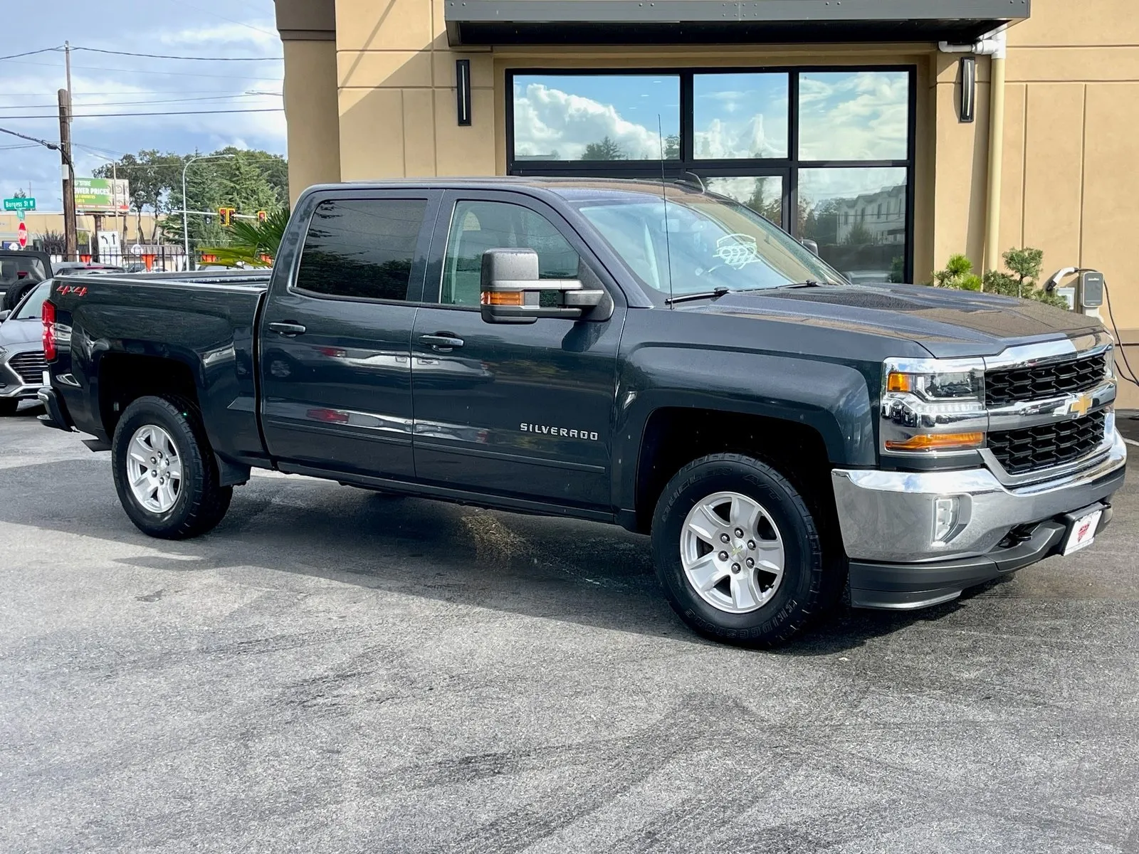 Gray 2018 Chevrolet Silverado 1500 LT for sale in Lakewood, WA