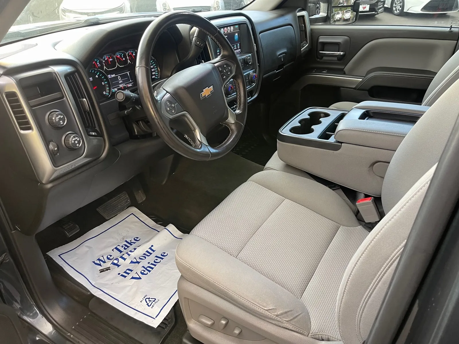 2018 Chevrolet Silverado 1500 LT photo 4
