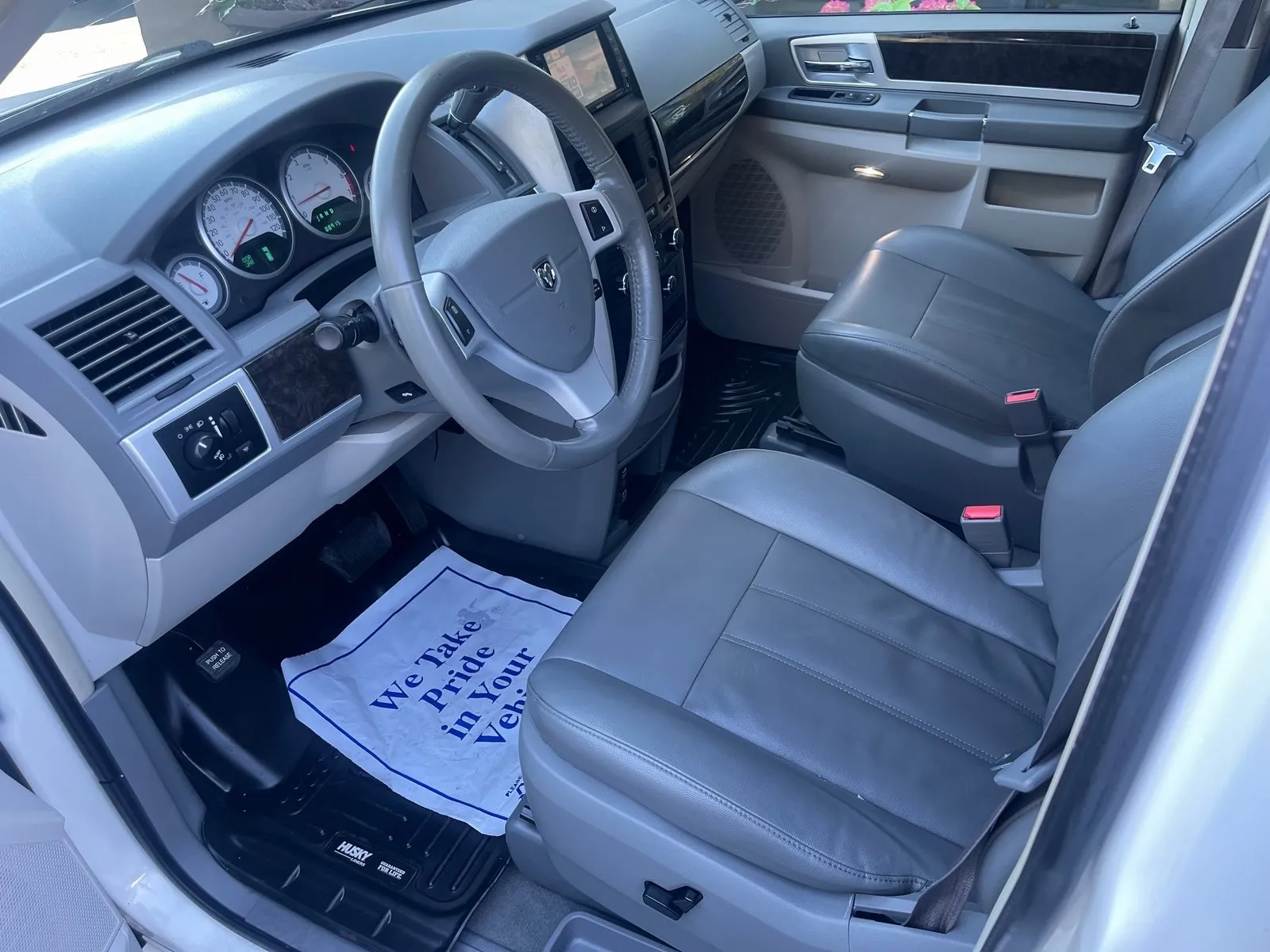 2010 Dodge Grand Caravan SXT photo 4