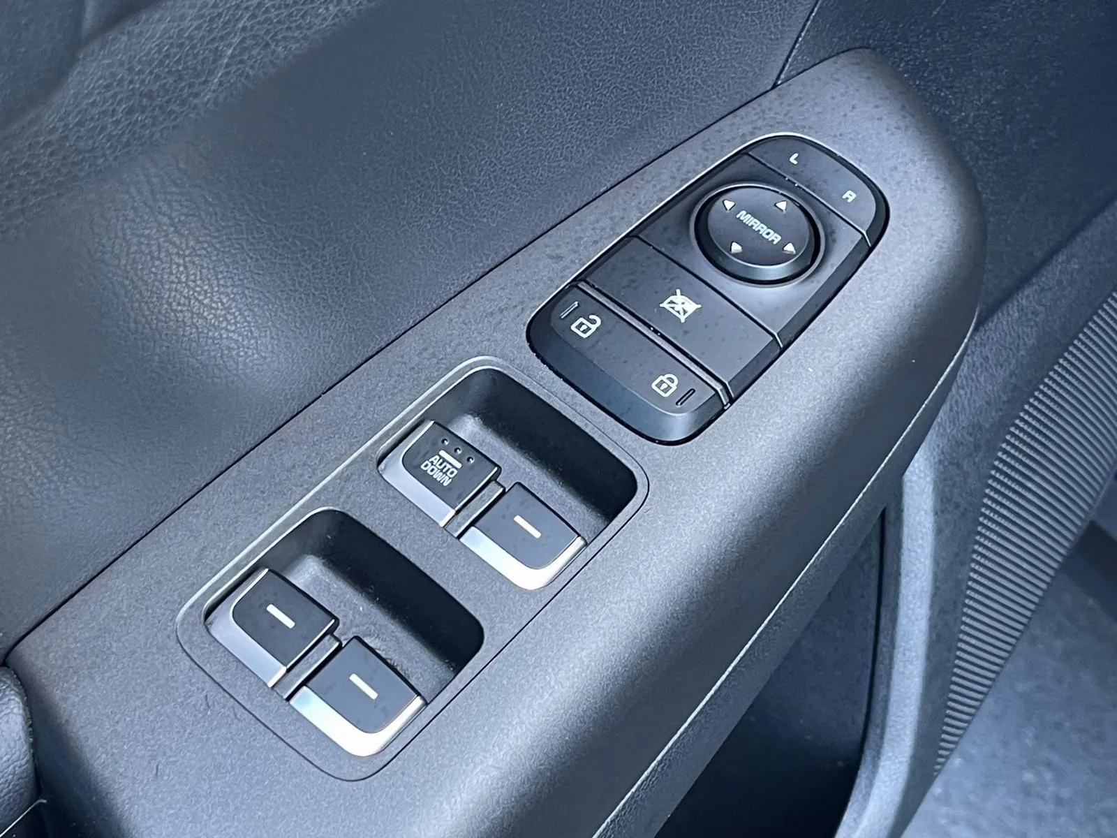 2020 Kia Sportage LX photo 3