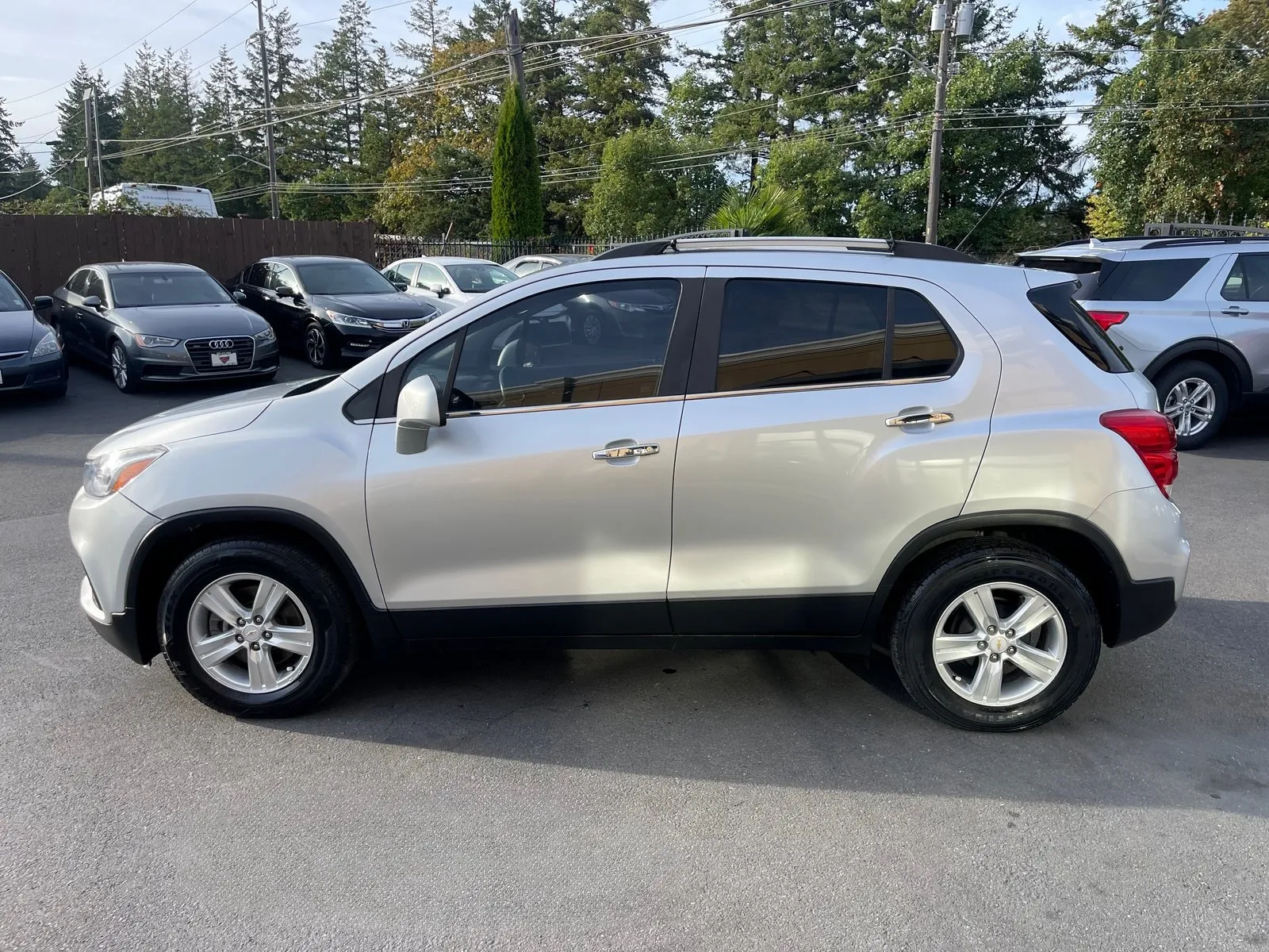 2017 Chevrolet Trax LT photo 2