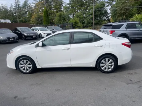 More photos of 2016 Toyota Corolla LE at 9999 Auto Center, WA
