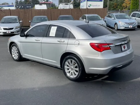More photos of 2012 Chrysler 200 Touring at 9999 Auto Center, WA