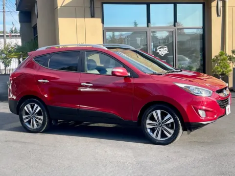 Red 2015 Hyundai Tucson Limited for sale in Lakewood, WA