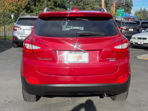 More photos of 2015 Hyundai Tucson Limited at 9999 Auto Center, WA