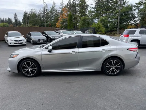 More photos of 2018 Toyota Camry SE at 9999 Auto Center, WA