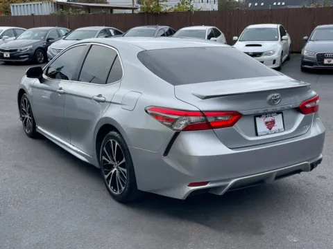 More photos of 2018 Toyota Camry SE at 9999 Auto Center, WA