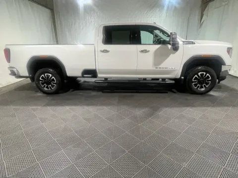 More photos of 2020 GMC Sierra 2500HD SLT at Monster Motors - Jackson, MI, MI