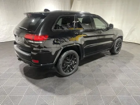 More photos of 2019 Jeep Grand Cherokee Altitude at Monster Motors - Jackson, MI, MI
