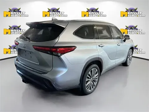 More photos of 2020 Toyota Highlander Platinum at Monster Motors - Jackson, MI, MI