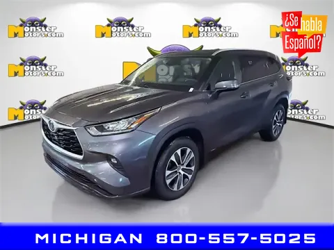 Gray 2022 Toyota Highlander Hybrid XLE for sale in Michigan Center, MI