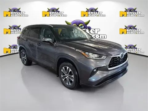 Another view of 2022 Toyota Highlander Hybrid XLE for sale in Michigan Center, MI at Monster Motors - Jackson, MI