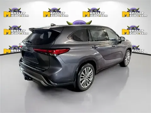 More photos of 2022 Toyota Highlander Platinum at Monster Motors - Jackson, MI, MI