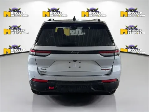 More photos of 2022 Jeep Grand Cherokee Trailhawk at Monster Motors - Jackson, MI, MI