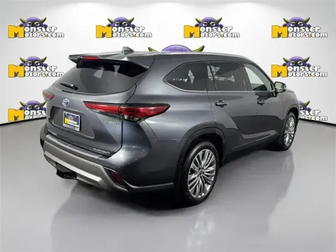More photos of 2023 Toyota Highlander Hybrid Platinum at Monster Motors - Jackson, MI, MI