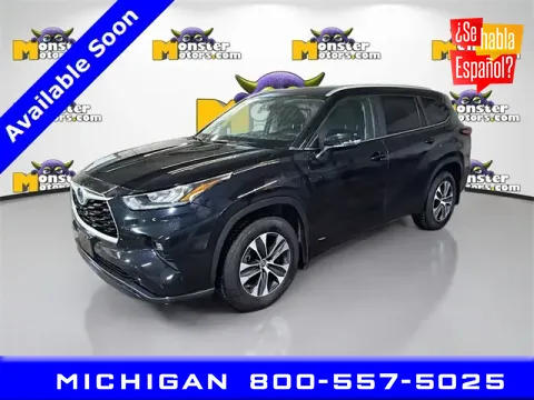 Black 2023 Toyota Highlander Hybrid XLE for sale in Michigan Center, MI